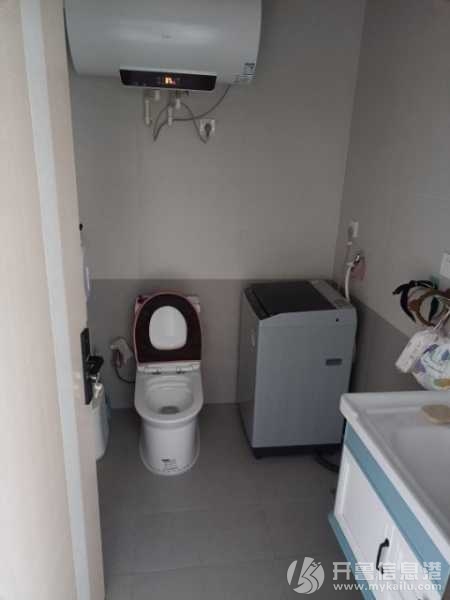 225506n4ustp35zv3xt44s.jpg